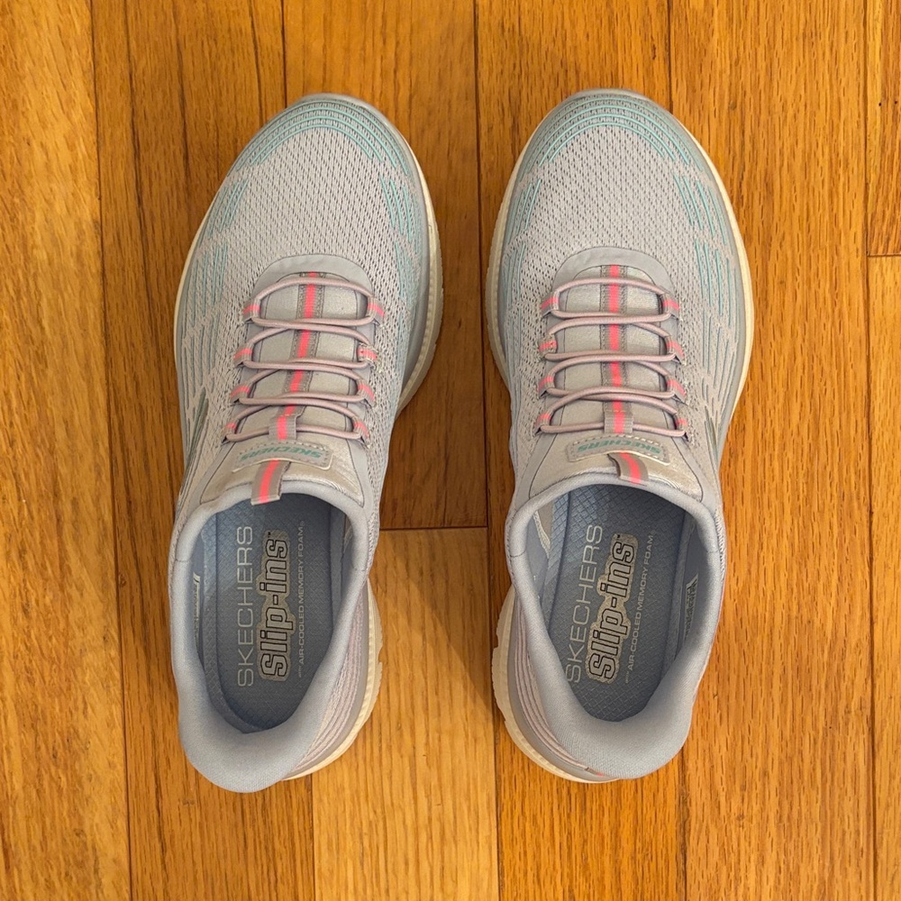 Skechers Slip-Ins Women’s 8.5 Light Blue